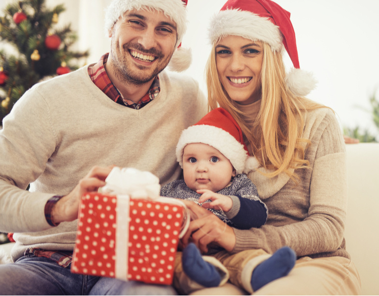 20 Ideas for Your Baby's First Christmas