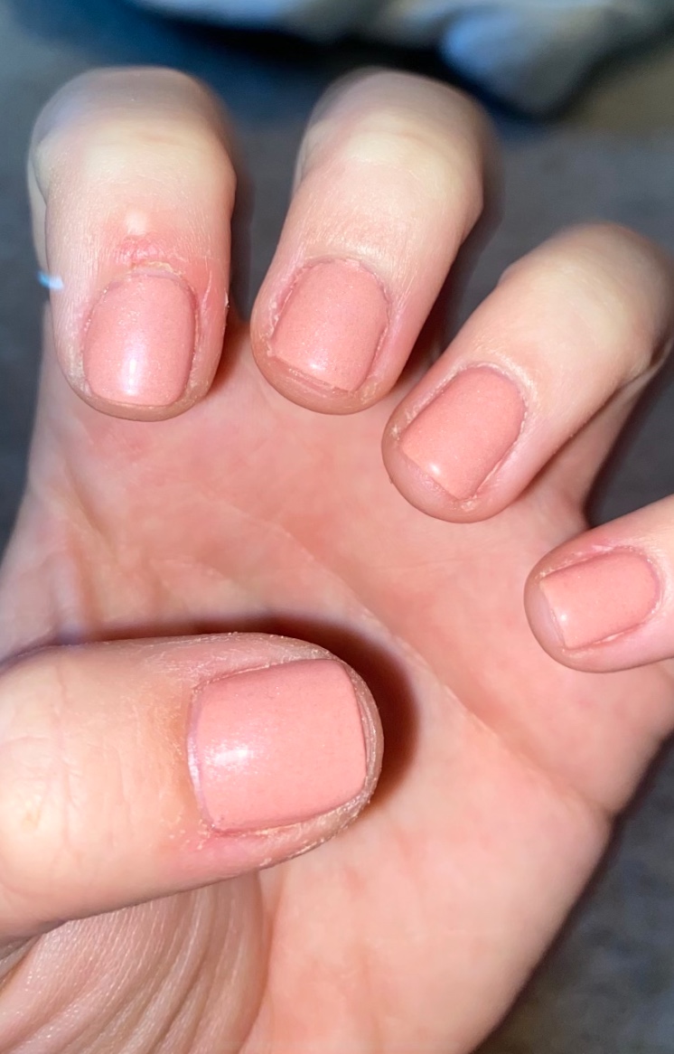 Nails: How to Elevate Your Old Manicure to Look New Without Removing or Repainting Your Nails