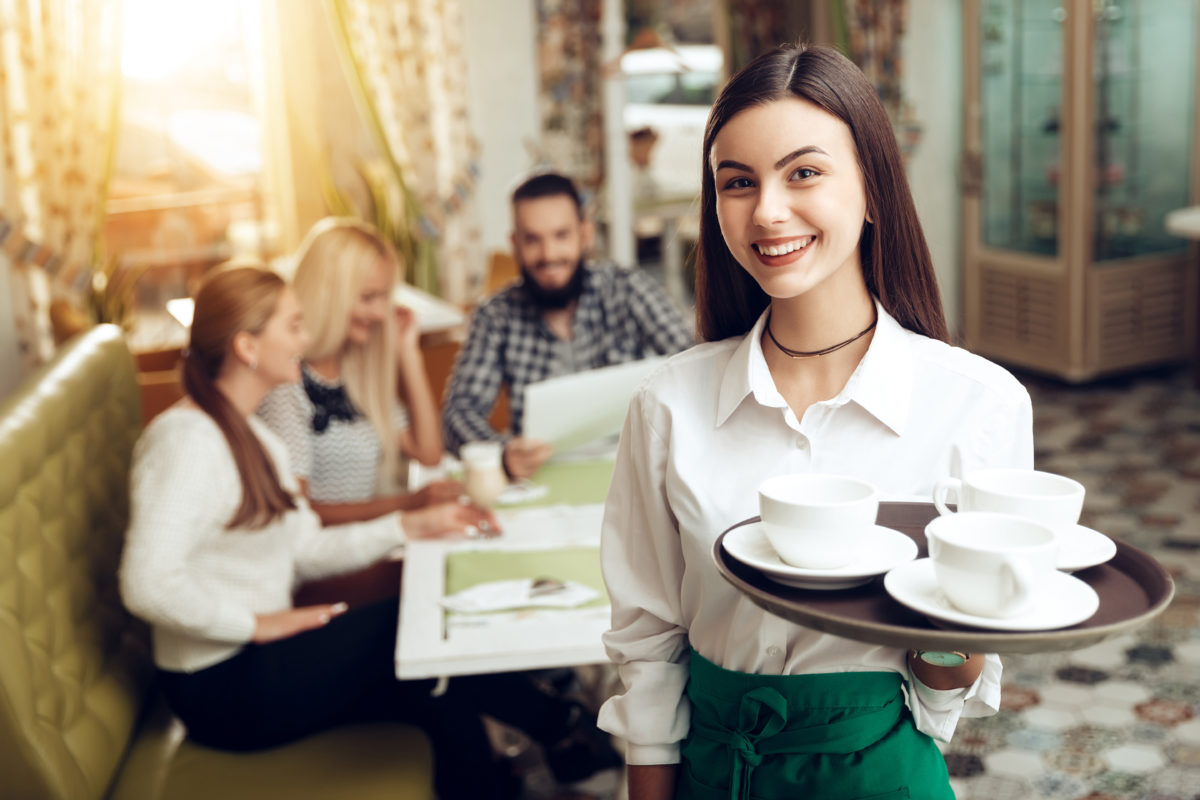 Waitress Informs Texas Couple To Remove Masks For Political Reasons