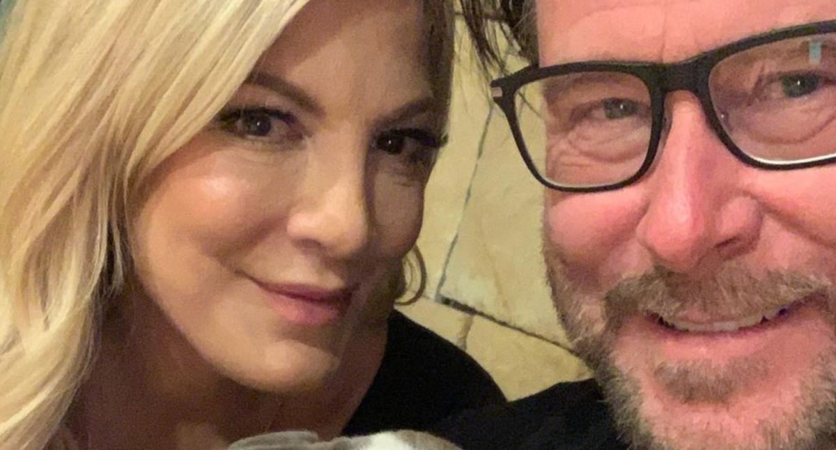 Tori Spelling Posts Family Holiday Card Minus Husband Dean McDermott