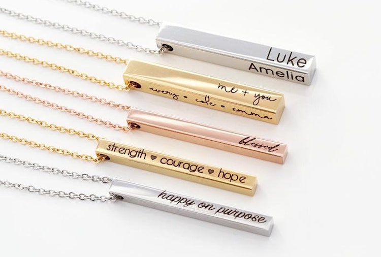 10 Customized Name Necklace Gifts