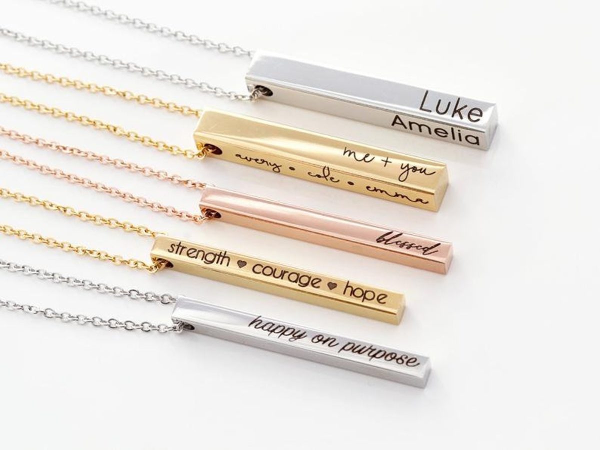 10 Customized Name Necklace Gifts