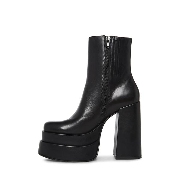 These Amazing Steve Madden Hutch Boots Are a Must-Have This Fall