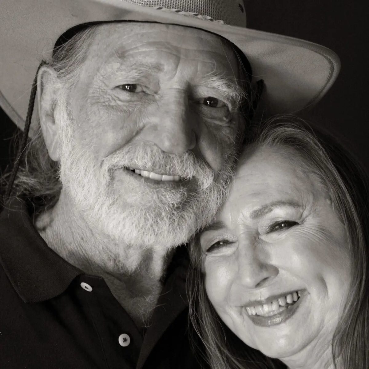 Willie Nelson Fondly Remembers Late Sister, Bobbie