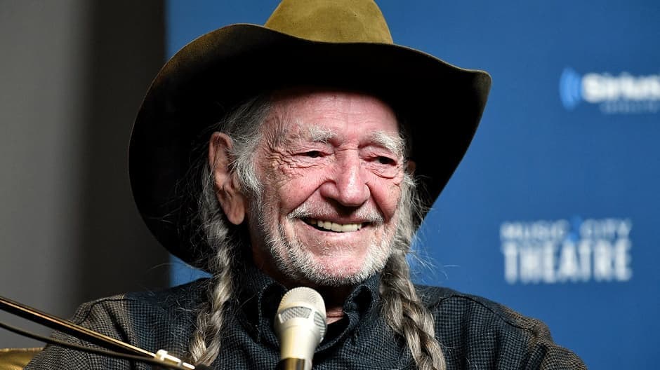 Willie Nelson Fondly Remembers Late Sister, Bobbie