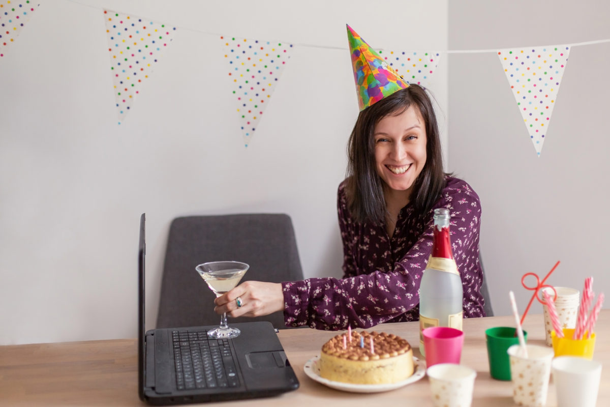 8 Ways To Celebrate Birthdays When You Can't Be There In Person