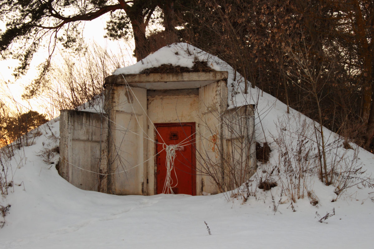 A Man Bought A New House, And His Gut Told Him To Dig In The Backyard | In a yard in Arizona, a man stood triumphantly next to several feet of rubble. Tipped off by the house's previous owners, he knew he had discovered something remarkable beneath the earth in the yard.