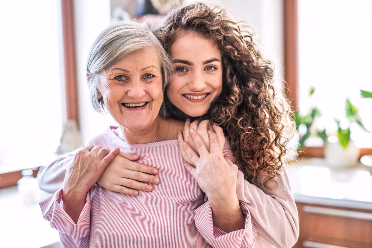 When a Granddaughter Told Her Grandma Her Husband Cheated on Her, She Had Some Sage Advice We All Need to Hear | When it comes to life advice, many people tend to turn to the internet for help. But as this granddaughter proved, maybe grandmas are who to turn to.