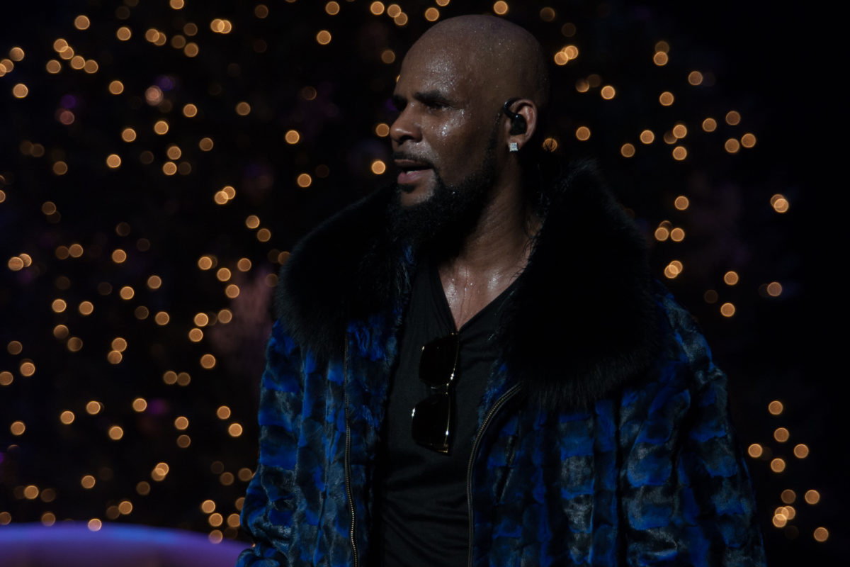 R. Kelly Faces Charges For Tape Of Him Sexually Abusing And Urinating On 14-Year-Old Girl