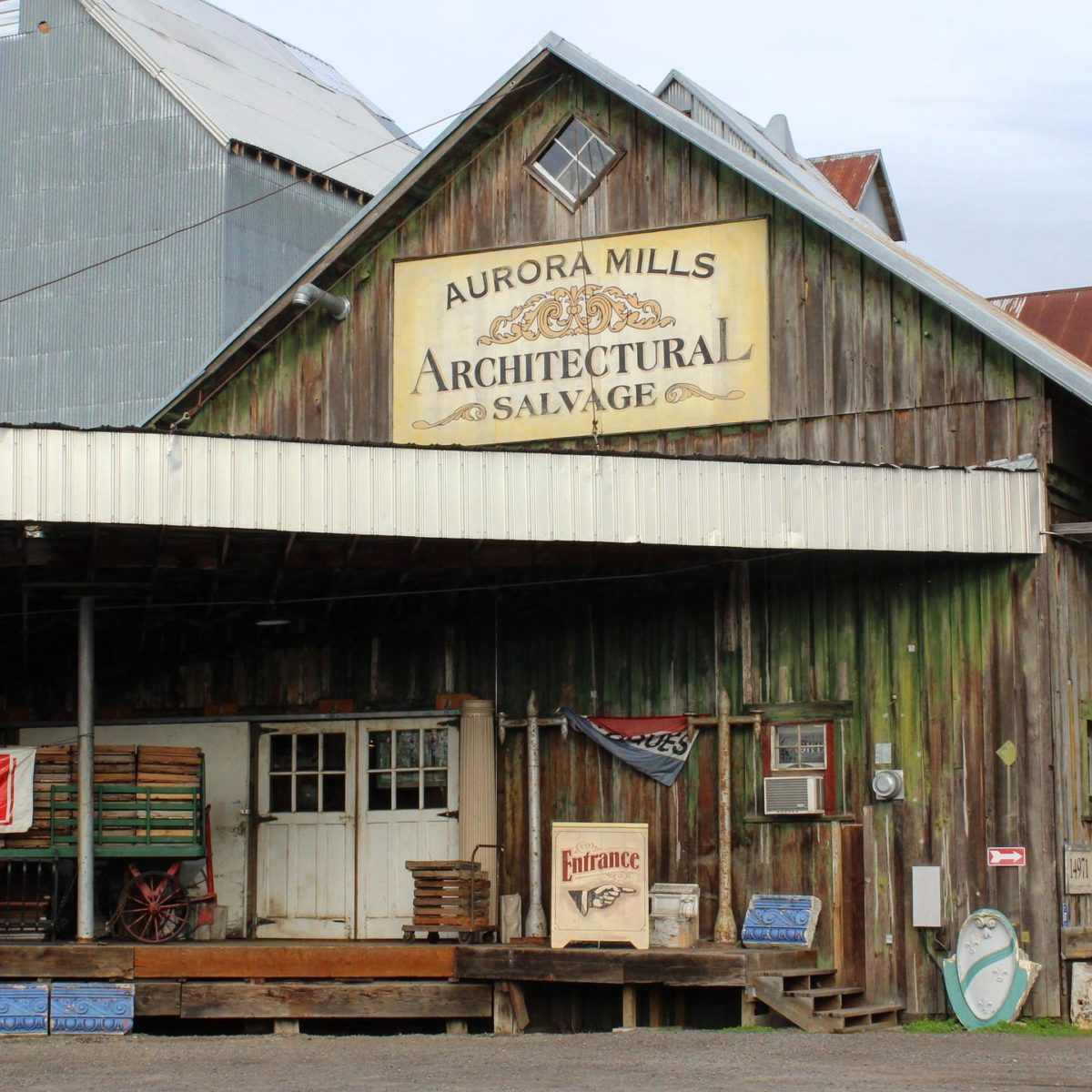 20 Best Small Towns for Antiques 