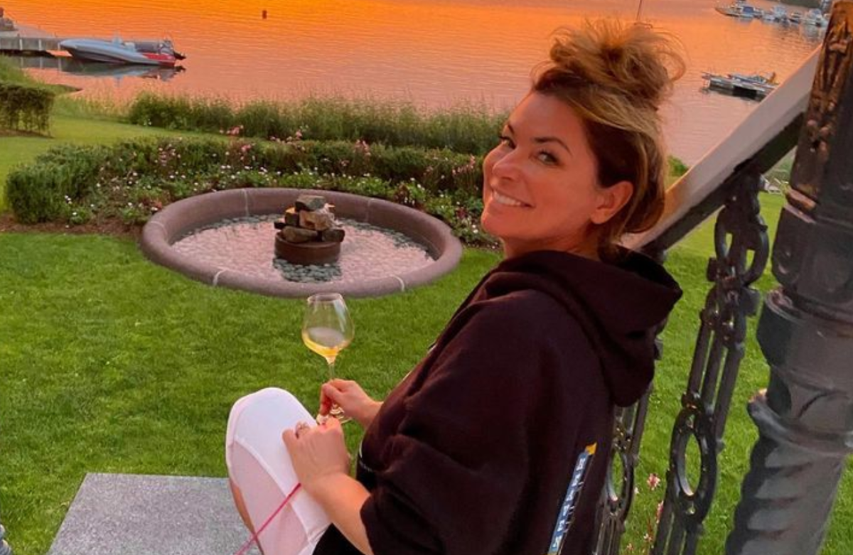 Shania Twain Talks About How She Felt After Her Ex-Husband Cheated on Her With Her Best Friend: “Everyone Gets What They Deserve”