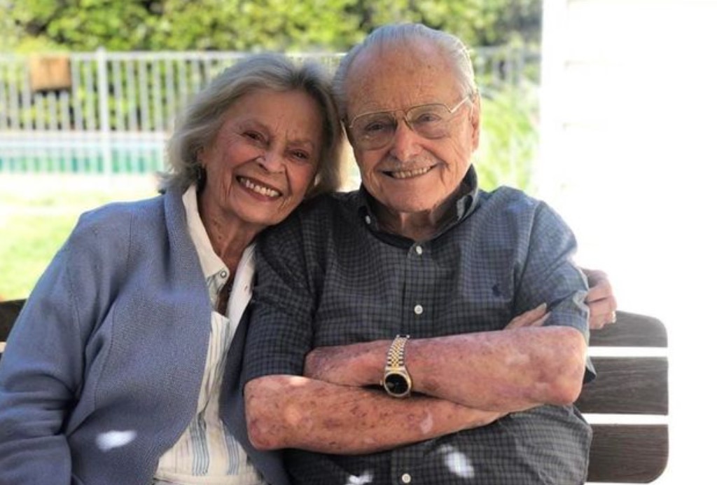 William Daniels Celebrates 96th Birthday With ‘Boys Meets World’ Castmates in Chicago: “What a Life, What an Icon” | On March 31, William Daniels celebrated his 96th birthday with his castmates from Boy Meets World and it created quite a nostalgic moment for fans of the show.