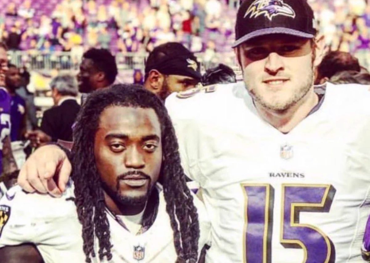 NFL Running Back Alex Collins Dead at 28 | The sports world is mourning the loss of one of its own. New reports are revealing that NFL running back Alex Collins has passed away. He was just 28 years old.