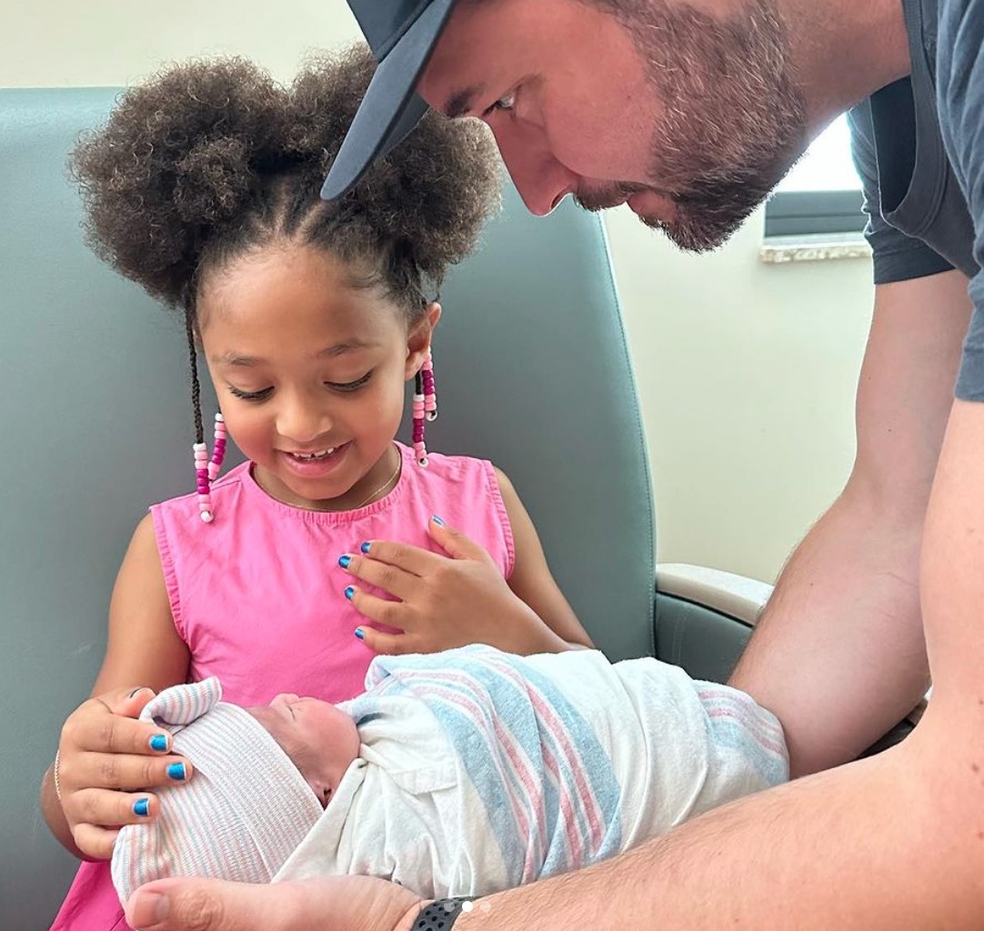 Serena Williams Reveals What She Did With All Her Extra Breastmilk | Serena Williams is officially a mother of two! On August 22, Serena and her husband Alexis Ohanian shared a quick glimpse into their lives as a family of four.