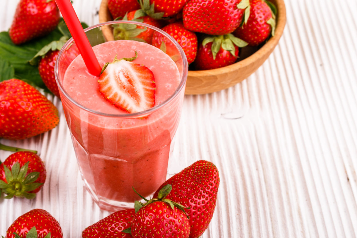 Easy Smoothie Recipes You and Your Kid Will LOVE | These smoothie recipes can offer a convenient and appealing way to add a variety of fruits and vegetables to your child’s daily diet, but use them sparingly!