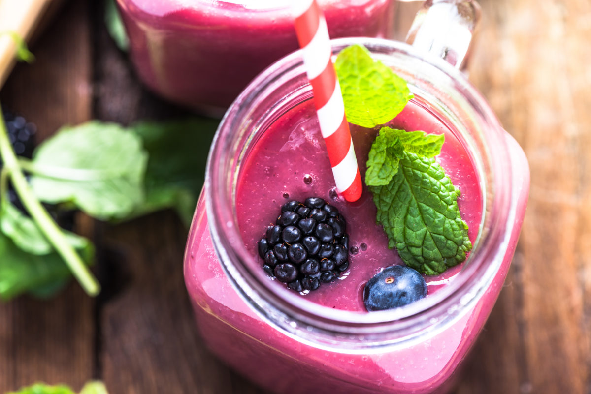 Easy Smoothie Recipes You and Your Kid Will LOVE | These smoothie recipes can offer a convenient and appealing way to add a variety of fruits and vegetables to your child’s daily diet, but use them sparingly!