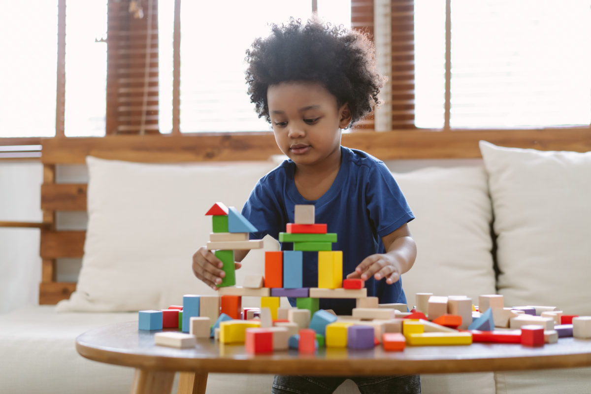 Small Educational Toys to Keep Your Little One Distracted | Before getting your child’s shoes on, take them to their play area and let them pick out some of their favorite educational toys and pack them in a bag – make them feel like they have control over what they bring. 