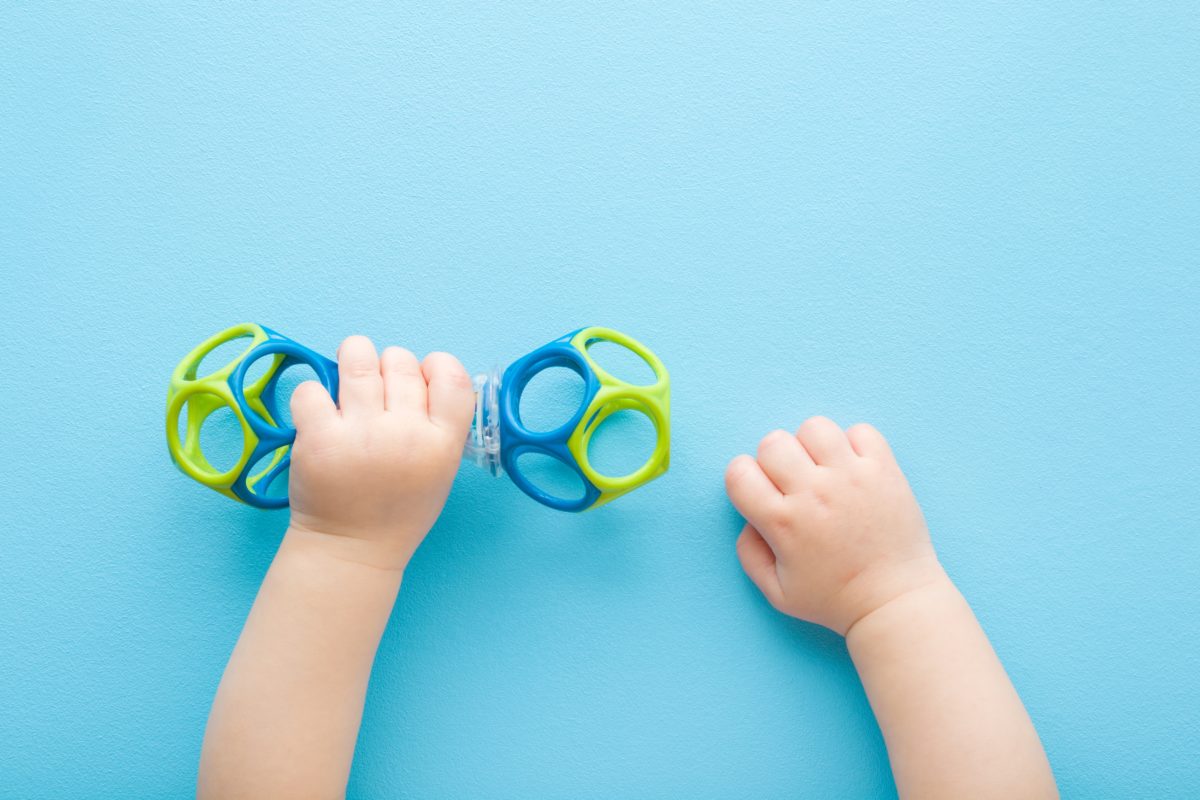 Small Educational Toys to Keep Your Little One Distracted | Before getting your child’s shoes on, take them to their play area and let them pick out some of their favorite educational toys and pack them in a bag – make them feel like they have control over what they bring. 