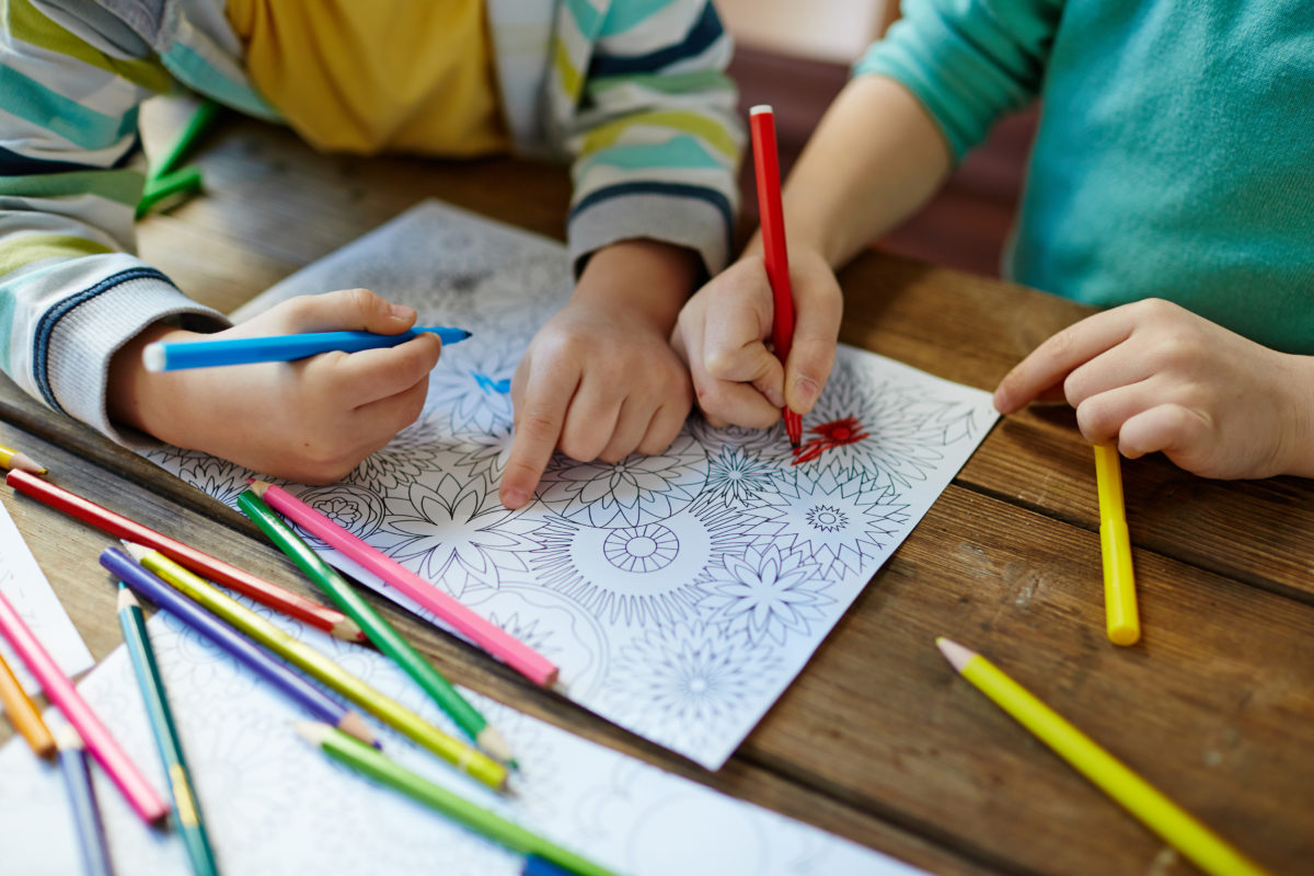 Small Educational Toys to Keep Your Little One Distracted | Before getting your child’s shoes on, take them to their play area and let them pick out some of their favorite educational toys and pack them in a bag – make them feel like they have control over what they bring. 