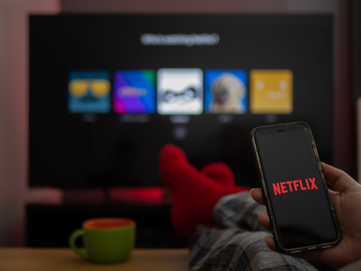 20 Netflix Shows & Movies for Mothers to Binge-Watch While Pumping or Feeding | Netflix and chill? More like Netflix and pump!