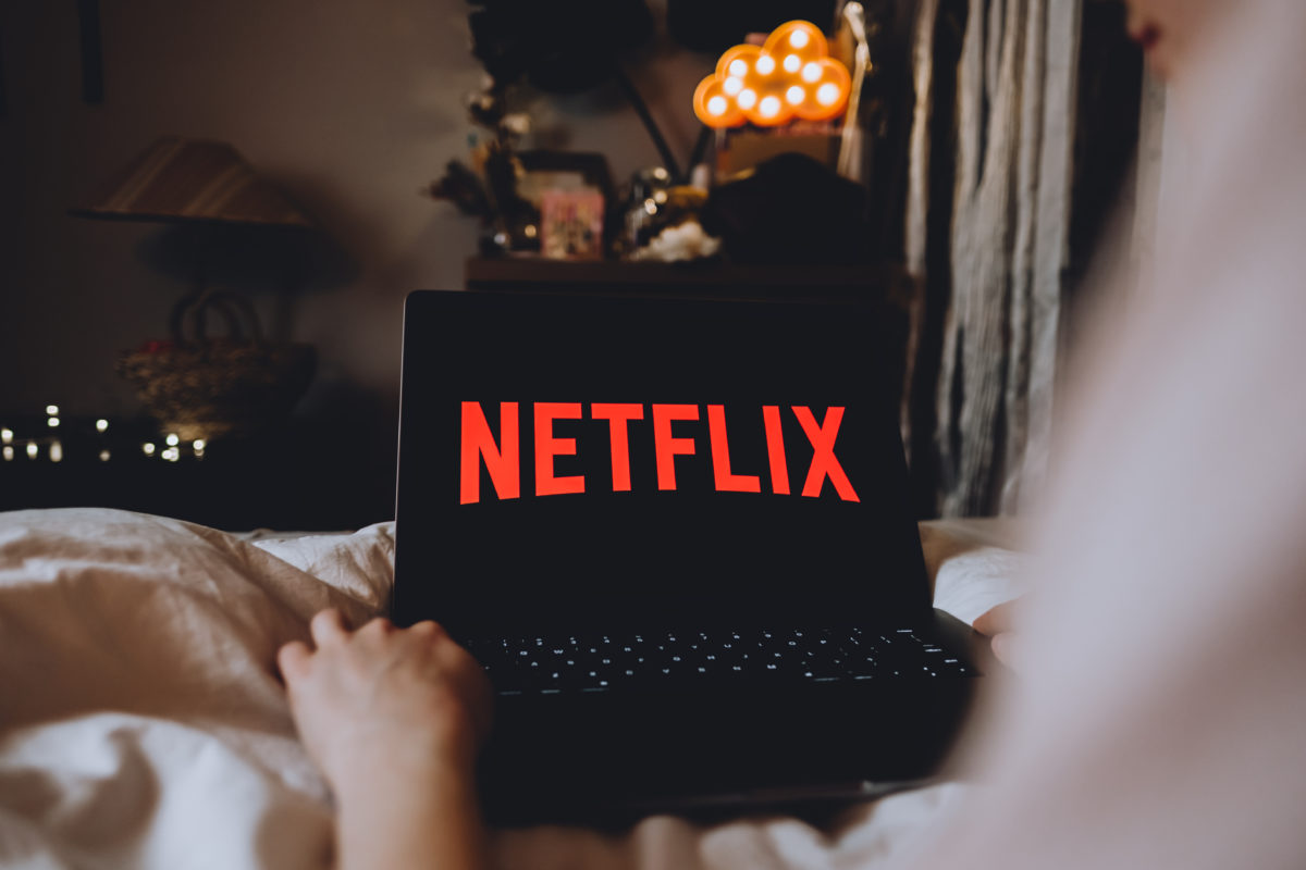 20 Netflix Shows & Movies for Mothers to Binge-Watch While Pumping or Feeding | Netflix and chill? More like Netflix and pump!