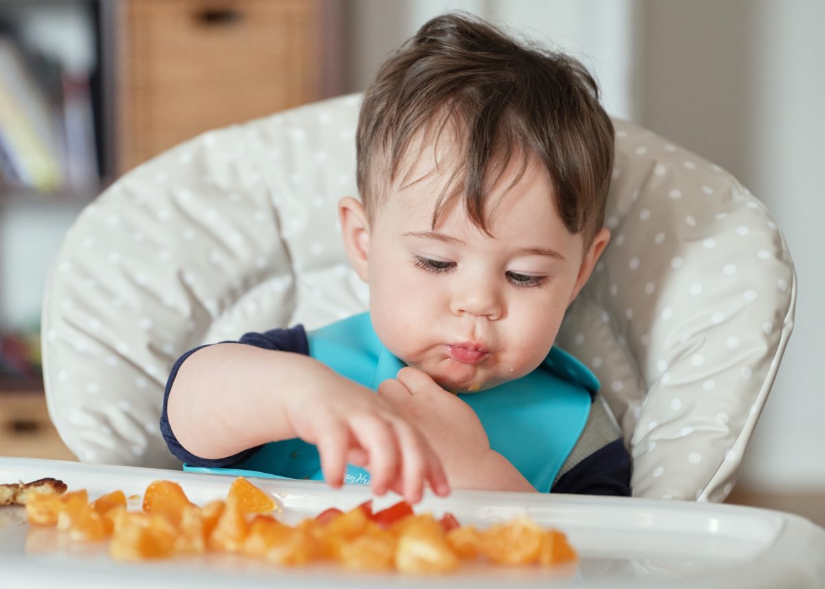 Quick, Easy, & Healthy Lunch Ideas for Toddlers | Welcome back to another edition of Answers by Mamas Uncut. Today’s topic comes from one of our loyal readers (a mama, just like you) who finds herself in quite a predicament when lunchtime rolls around.