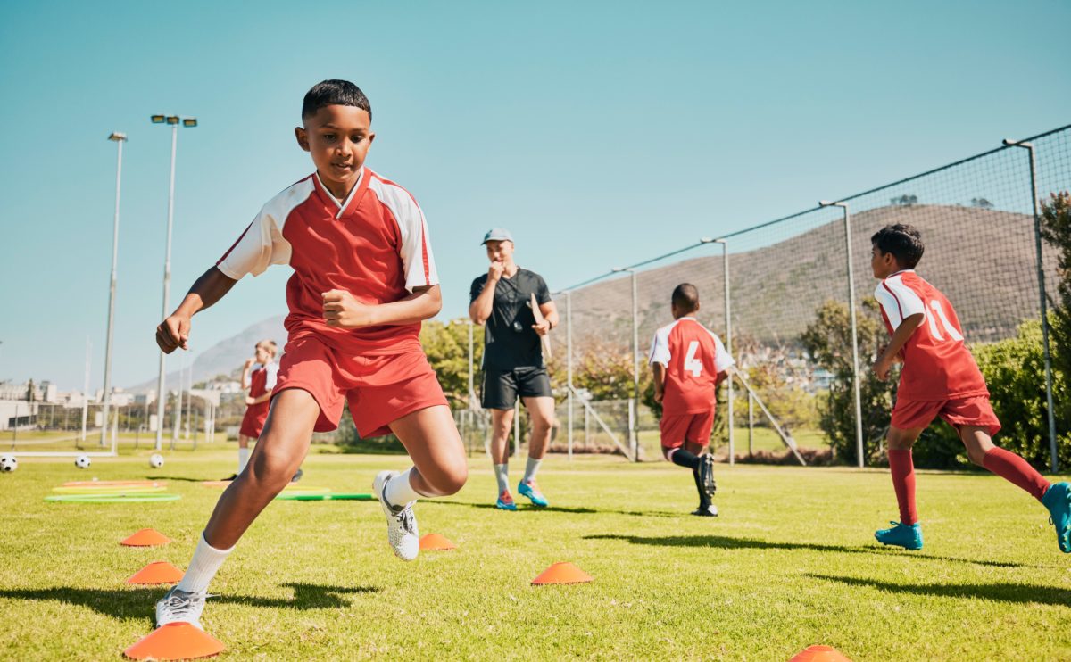 Quick, Easy, & Healthy Team Snack Ideas for Youth Sports | One of the hottest debates among sports parents today is whether or not team snacks are necessary in youth sports – and if they are, what types of snacks parents should bring to share with their child’s team. 