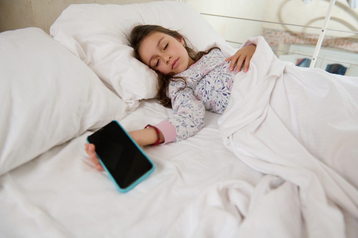 Best Sleep-Tracking Apps to Help Your Family Get a Good Night’s Rest  | Ever since I was young, my parents, teachers, and doctors have always told me to get 7-9 hours of sleep each night. If I could do that, they said I would wake up feeling ready for whatever life has in store for me.