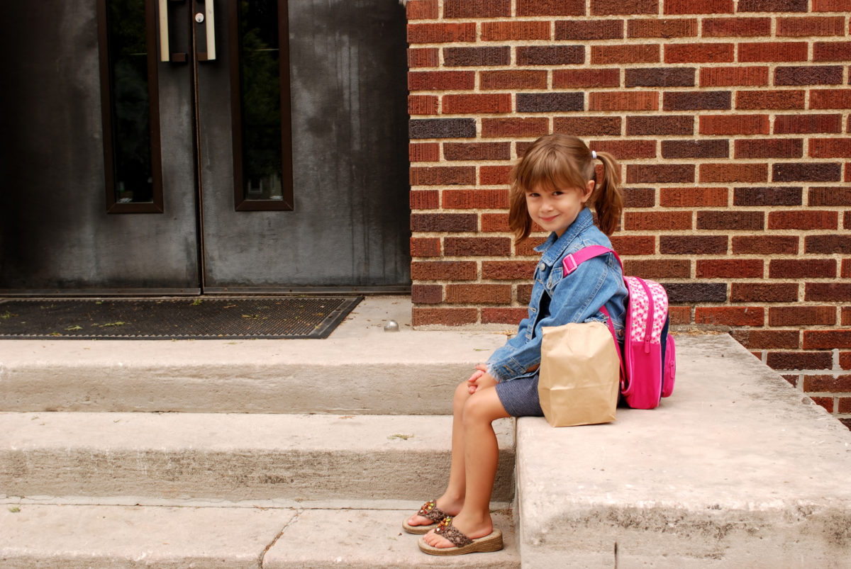 Quick, Easy, & Healthy Lunch Ideas for Toddlers | Welcome back to another edition of Answers by Mamas Uncut. Today’s topic comes from one of our loyal readers (a mama, just like you) who finds herself in quite a predicament when lunchtime rolls around.